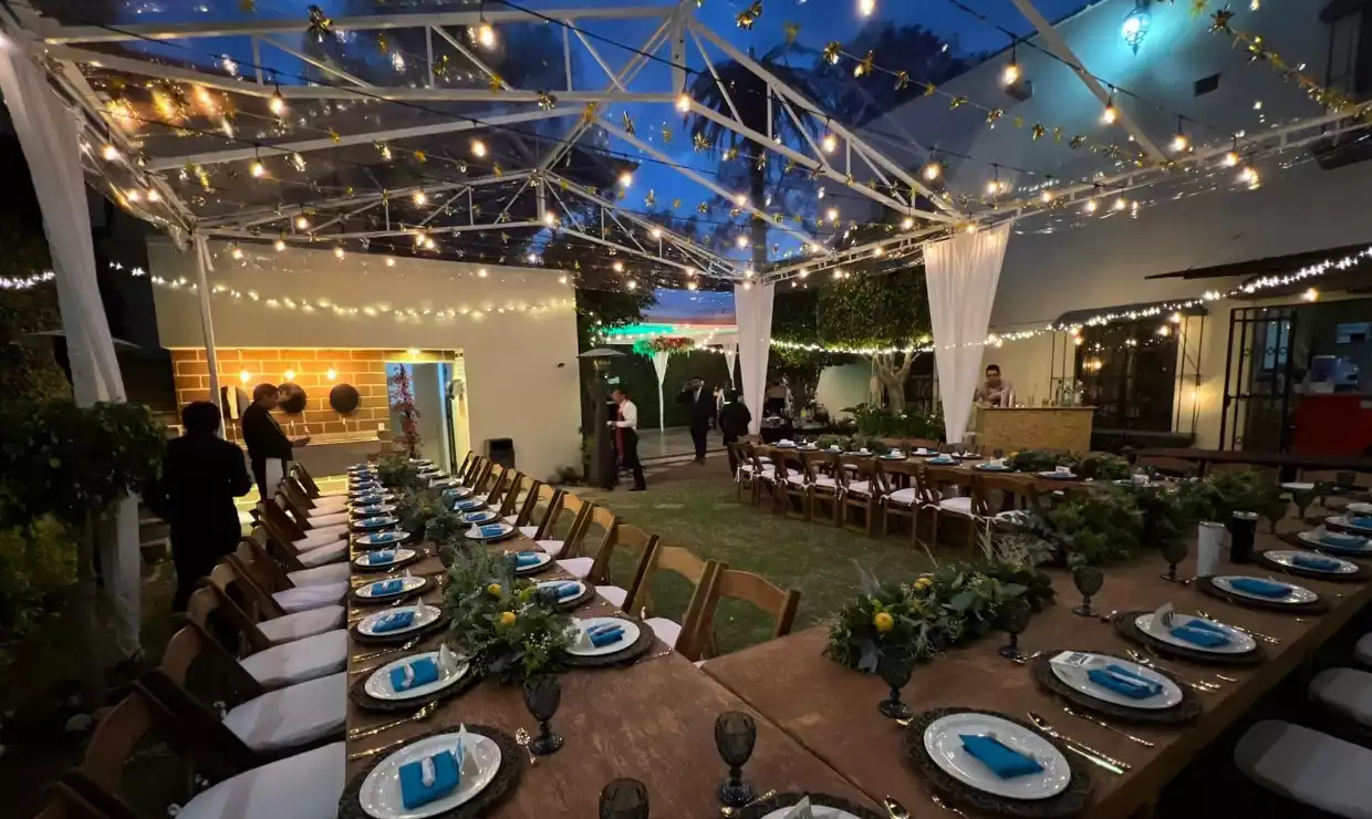 Carpas y Domos DAMEGA Infraestructura y mobiliario premium para eventos masivos y corporativos con soluciones integrales de logística, climatización y montaje profesional