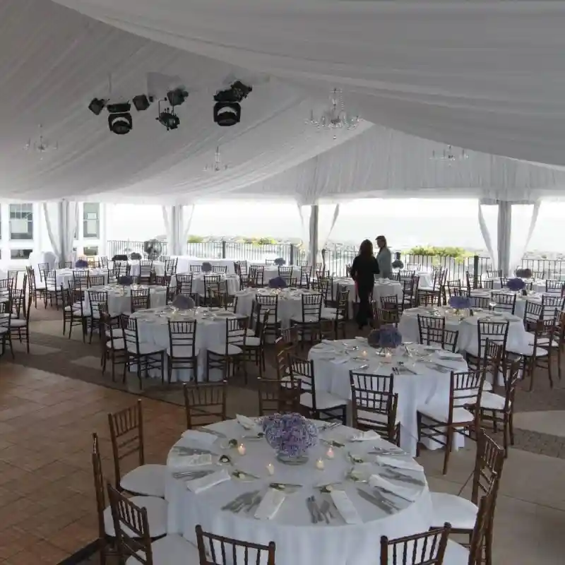 Carpas y Domos DAMEGA Infraestructura y mobiliario premium para eventos masivos y corporativos con soluciones integrales de logística, climatización y montaje profesional